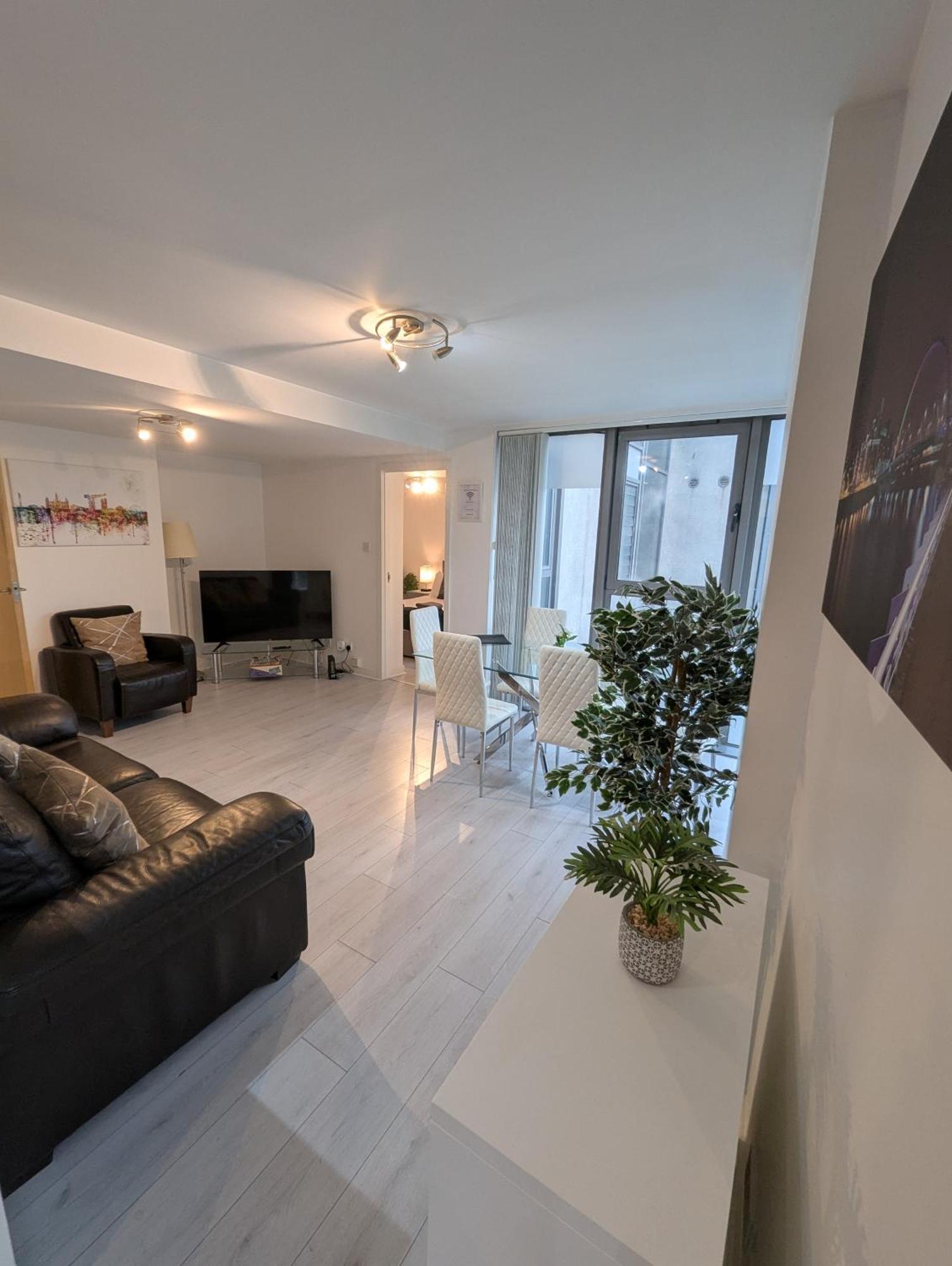 Glasgow City Centre Waterfront Apartment Ngoại thất bức ảnh